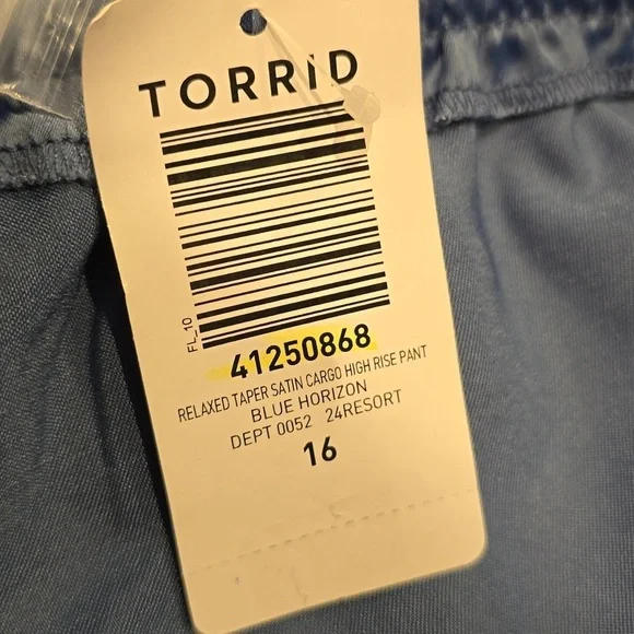 Torrid - Relaxed Taper Satin Cargo Pant in Blue Horizon​​​​ - Picture 7 of 12